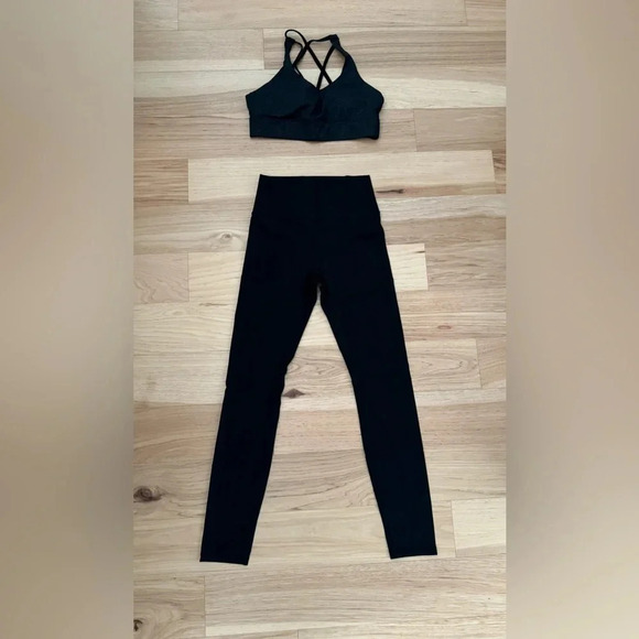 ZYIA Pants - ZYIA ACTIVE Set of Sport Bra & Leggings in black size M/L